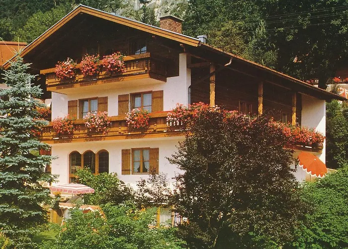 Ferienwohnungen Am Hausberg
